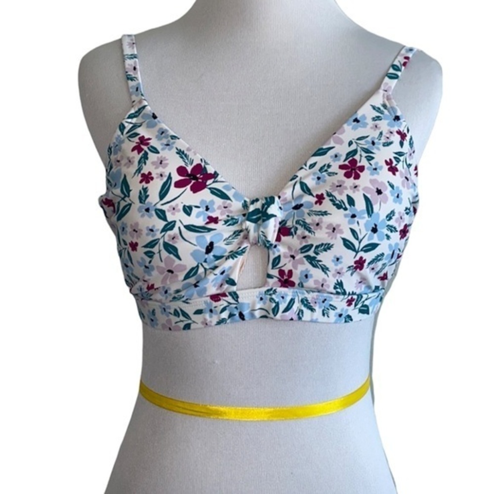 5/$30 🎈 Kona sol women’s medium floral bikini top